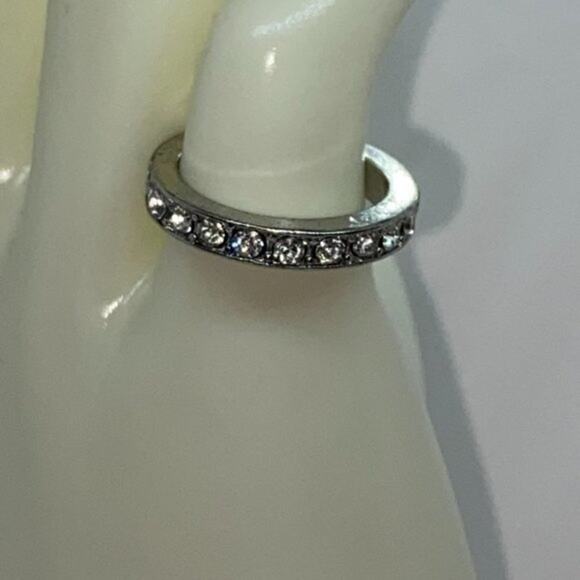 Silver-Tone Clear Rhinestone Band Style Ring Women's Size 6.5 - Picture 2 of 7